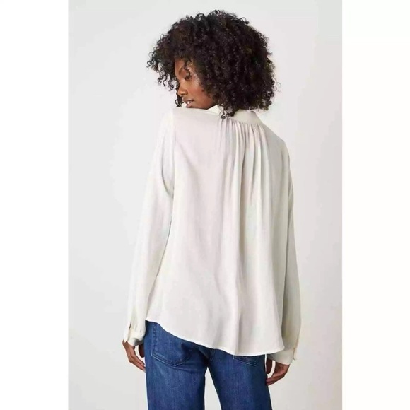 Velvet by Graham and Spencer Cream Blouse Size S Excellent Condition - Picture 4 of 10